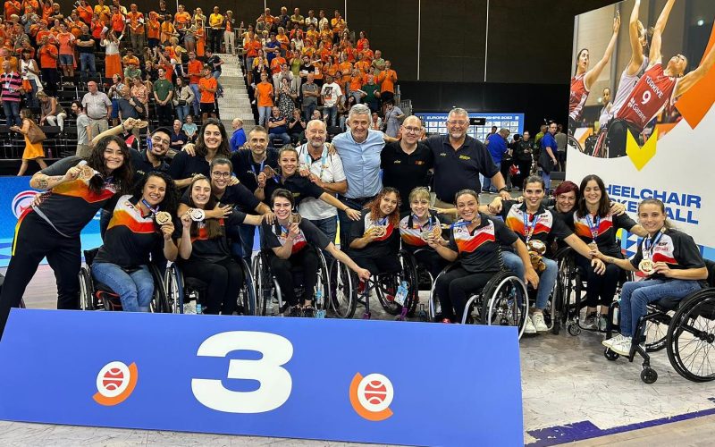 El equipo de baloncesto en silla de ruedas femenino se hacen con el bronce